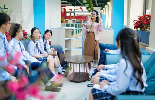 Trong quá trình vận hành và phát triển, Trường Nguyễn Siêu luôn giữ một nguyên tắc là ‘hội nhập nhưng phải giữ nền tảng bản sắc’. Ảnh: NSS