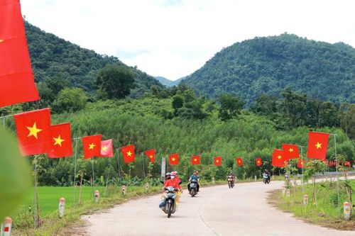  Tuyến đường cờ﻿ mang ý nghĩa giáo dục truyền thống, khơi dậy niềm tự hào và tình yêu quê hương, đất nước. 