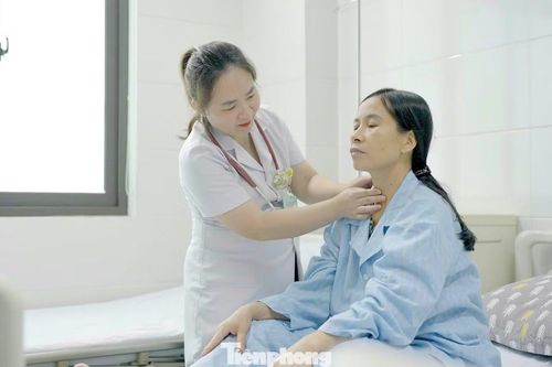 Là bệnh viện tuyến cuối về chuyên môn kỹ thuật khu vực Bắc Trung Bộ, dịp lễ 2/9, Bệnh viện Hữu nghị Đa khoa Nghệ An đã bố trí 45 khoa, phòng với 175 cán bộ tham gia trực để tiếp nhận, cấp cứu và điều trị kịp thời cho những bệnh nhân cần chăm sóc y tế.