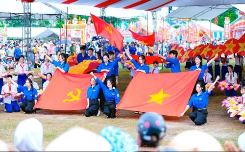Không khí Quốc khánh được thể hiện sinh động qua những hoạt động của tuổi trẻ và thiếu nhi Nghệ An.