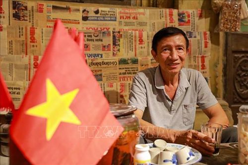 Khách tham quan Nguyễn Đức Thắng, cư dân phường Ba Đình (Hà Nội) xúc động chia sẻ cảm xúc khi "chạm" vào ký ức thời bao cấp đã trải qua.