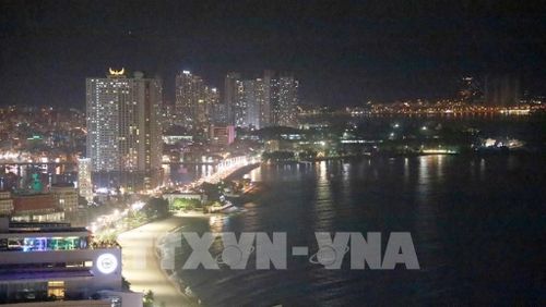 Bờ biển Nha Trang (Khánh Hòa) về đêm. Ảnh: Xuân Triệu - TTXVN