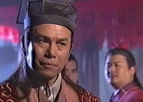 Nhạc Bất Quần từ hình tượng “Quân tử kiếm” dần trở thành một trong những phản diện đáng nhớ nhất Tiếu Ngạo Giang Hồ.