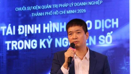 Ông Phan Đức Trung, Chủ tịch Hiệp hội Blockchain và Tài sản số Việt Nam (VBA) chia sẻ tại Hội nghị “Chuyển đổi số trong giao dịch tài chính: Thuận lợi dòng vốn hay phức tạp tranh chấp”. Ảnh: Xuân Ngọc