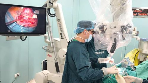Khối u tuyến yên chèn ép khiến bệnh nhân đau đầu vùng trán và giảm thị lực rõ rệt. Ảnh: Bệnh viện Bệnh Nhiệt đới Trung ương