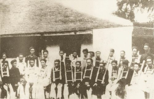 Các chí sĩ Duy tân bị bắt đày đi Côn Đảo năm 1908. Ảnh tư liệu