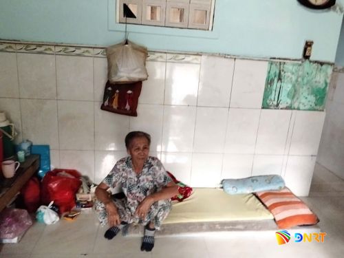 Căn nhà của bà Đỗ Thị Ngăn xuống cấp, nhiều hạng mục cần được sửa chữa để bảo đảm cuộc sống an toàn, ổn định.