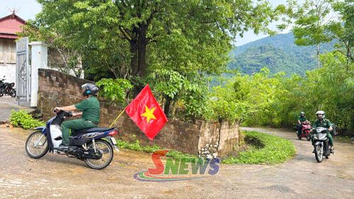 Mô hình " Tiếng loa biên phòng" của Đồn Biên phòng Chiềng Sơn đưa thông tin về ngày Tết độc lập đến với bà con vùng biên.