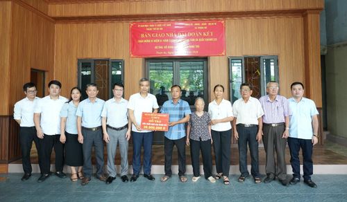 Hộ ông Đỗ Xuân Nhiên được hỗ trợ kinh phí để sửa nhà. Ảnh: Vân Thư