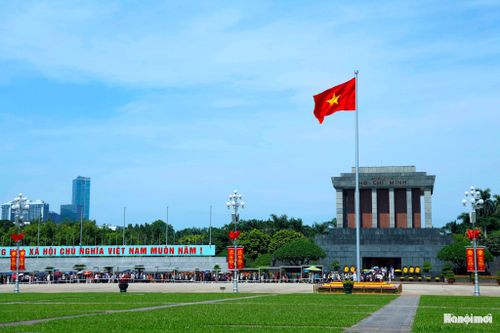 Thời tiết Hà Nội tương đối thuận lợi cho người dân tham gia hoạt động ngoài trời dịp Quốc khánh. Ảnh: HNM