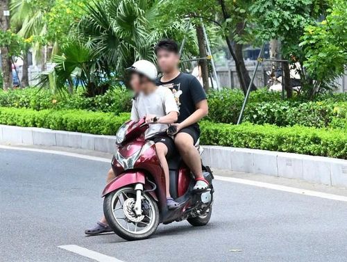 Có trường hợp vi phạm khi thấy lực lượng CSGT còn cố tình bỏ chạy - (ảnh Cục CSGT).