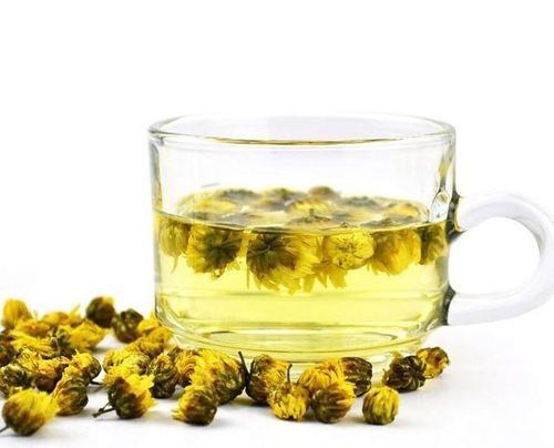 Trà hoa cúc là loại đồ uống tốt cho sức khỏe. Ảnh AI.
