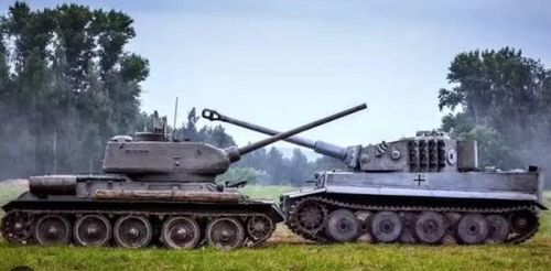 Nếu chỉ nhìn vào bảng thông số, câu hỏi "T-34-85 hay Tiger mạnh hơn?" có vẻ rất dễ trả lời. Tiger I nặng hơn, giáp dày hơn và sở hữu pháo 88 mm nổi tiếng. Nhưng chiến tranh thiết giáp không phải một cuộc thi giữa những con số.