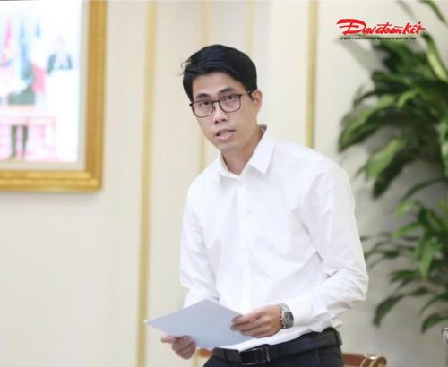 TS. Trịnh Xuân Mạnh.