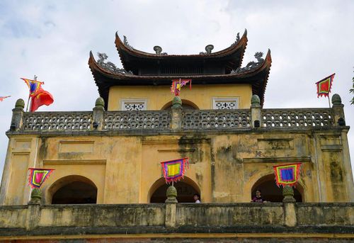 Những công trình kiến trúc cổ kính tại Hoàng thành Thăng Long tạo điểm nhấn trong hành trình khám phá di sản của người dân và du khách.