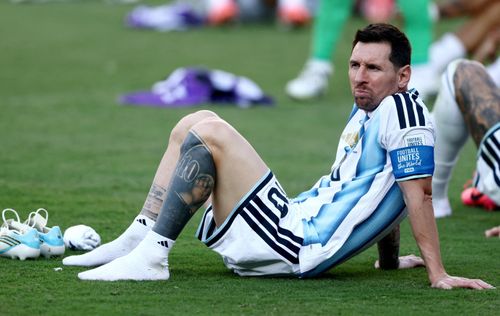  Sự ra đi của Messi mở ra cơ hội để Scaloni xây dựng một đội tuyển pressing đồng bộ và phân bổ trách nhiệm sáng tạo cho nhiều vị trí. 