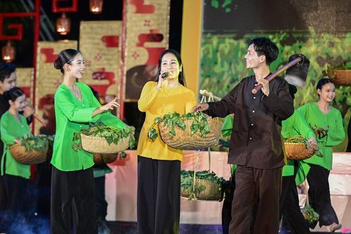 Câu chuyện về những làng nghề rau Trà Quế, gốm Thanh Hà, mộc Kim Bồng... được kể lại bằng ngôn ngữ nghệ thuật trong "Hành trình chạm Di sản- Chạm Sáng tạo"