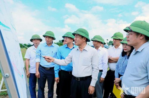  Đồng chí Lê Đức Thái, Ủy viên Trung ương Đảng, Bí thư Tỉnh ủy Thanh Hóa kiểm tra tiến độ dự án giao thông trọng điểm kết nối với Cảng hàng không Thọ Xuân (tháng 5-2026). 