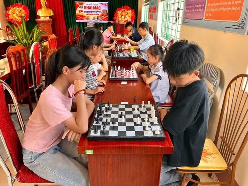 Giải Cờ vua được tổ chức cho học sinh tại Trường THCS Kim Bôi, Phú Thọ.