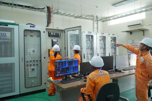 Việc tiếp cận và ứng dụng các công nghệ mới đặt ra yêu cầu không ngừng học hỏi, thích ứng và làm chủ công nghệ đối với đội ngũ CBNV