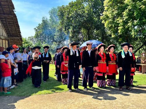 Việc tái hiện lễ cưới truyền thống của dân tộc Dao góp phần bảo tồn, tôn vinh và lan tỏa những giá trị văn hóa đặc sắc của đồng bào các dân tộc. Ảnh: BTC