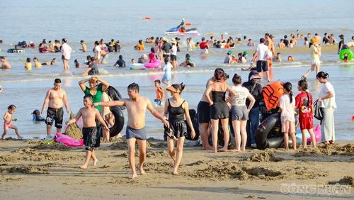 Không khí dọc bờ biển trở nên sôi động
