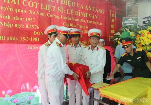 Sau gần nửa thế kỷ "xa nhà", nay liệt sĩ Lê Đình Văn được đưa về quê an táng. Ảnh: Kim Long