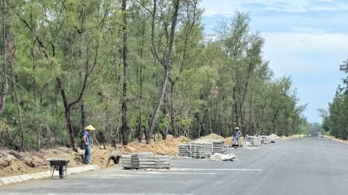 Hiện chủ đầu tư đang đôn đốc các nhà thầu tăng tốc thi công, phấn đấu hoàn thành toàn bộ những hạng mục còn lại trong khoảng một tuần tới.