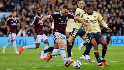 Aston Villa cố gắng vùng lên phút cuối nhưng không thể tìm được bàn gỡ