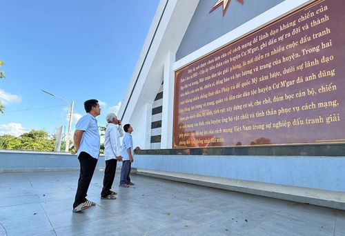 Công trình Khu lưu niệm căn cứ cách mạng ở buôn Ea M'droh