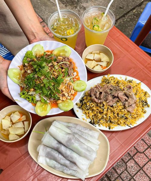 Phở cuốn Chinh Thắng được vinh danh ở hạng mục Michelin Selected 2025 (các nhà hàng được Michelin gợi ý). Ảnh: Lương Minh Trang