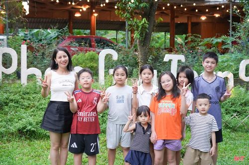 Gia đình chị Trương Thị Bình lựa chọn đi thư giãn tại các khu du lịch sinh thái địa bàn tỉnh.