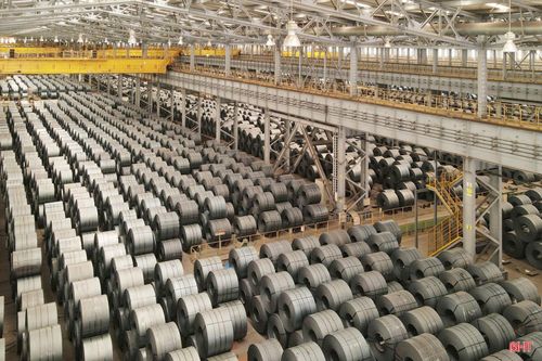 Thép là một trong những mặt hàng xuất khẩu chủ lực của Hà Tĩnh. Ảnh: Đình Nhất.
