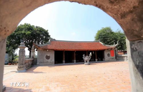 Miếu Hai Thôn-nơi thờ vua Lý Nam Đế và hoàng hậu tại Hưng Yên. (Ảnh: Thế Duyệt/TTXVN)