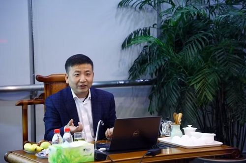 Chủ tịch Chu Nhất Minh, người chèo lái con thuyền CXMT. Ảnh: Thepaper.