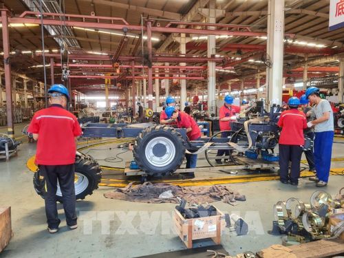 Dây chuyền sản xuất máy nông nghiệp của doanh nghiệp Trung Quốc: Ảnh: Quang Hưng - PV TTXVN