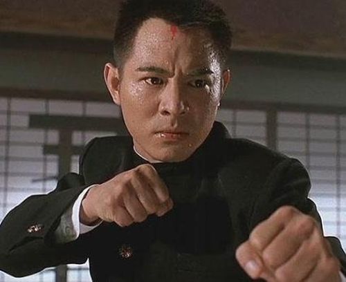 Từ một vận động viên wushu, Lý Liên Kiệt từng bước trở thành ngôi sao góp phần đưa võ thuật Trung Hoa đến với khán giả quốc tế.