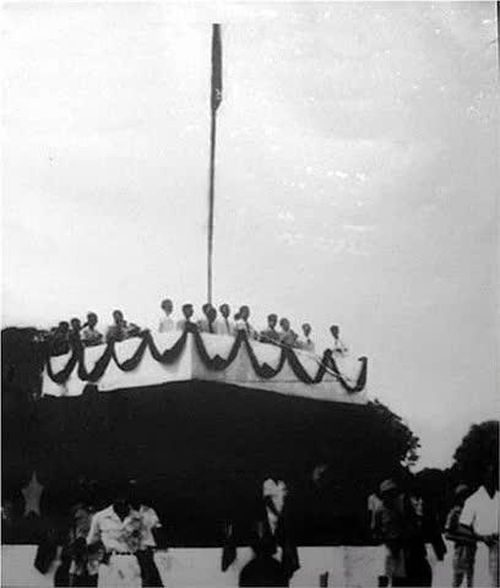 Toàn cảnh Lễ đài Độc lập trên quảng trường Ba Đình, Hà Nội, ngày 2/9/1945. Ảnh tư liệu
