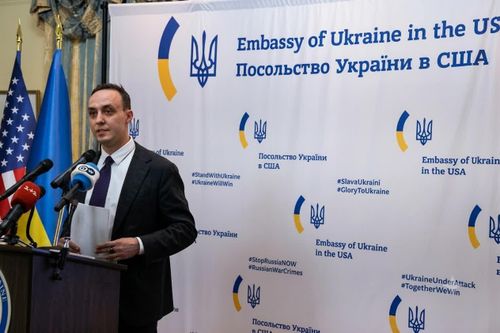 Ông Vladyslav Vlasiuk phát biểu tại cuộc họp báo ở Đại sứ quán Ukraine tại Washington, D.C., Mỹ, ngày 4/6/2025. Ảnh: Reuters.