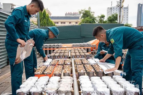 Màn trình diễn pháo sử dụng khoảng 60 thùng pháo tầm thấp với 1.500 quả, 730 quả pháo ống tầm thấp, 88 quả pháo tầm trung và 110 quả pháo tầm cao.