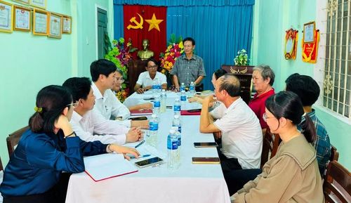 Chi bộ tổ dân phố 1 (phường Quy Nhơn) sinh hoạt định kỳ. Ảnh: N.H