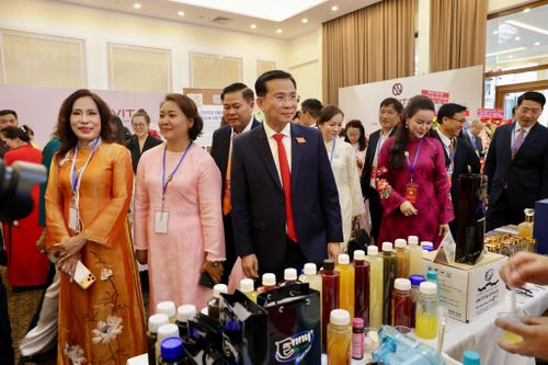 Niềm tin của cộng đồng doanh nghiệp vào những nỗ lực của chính quyền đã được cụ thể hóa bằng dòng vốn đầu tư