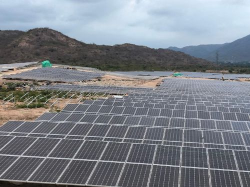 Quang cảnh 1 dự án điện mặt trời ở xã Tuy Phong