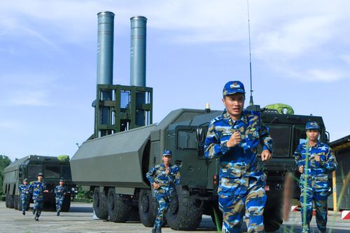 Cán bộ, chiến sĩ Lữ đoàn 681 cơ động sẵn sàng chiến đấu