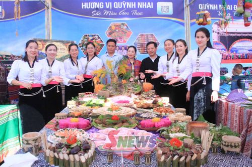 Mâm cỗ xã Quỳnh Nhai.
