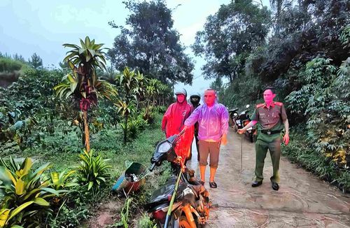 Công an xã Hòa Ninh phát hiện bắt giữ đối tượng cắt trộm dây diện trong đêm. Ảnh: Công an xã Hòa Ninh