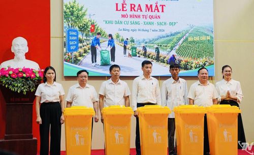Xã La Bằng ra mắt mô hình tự quản “Khu dân cư sáng - xanh - sạch - đẹp” tại xóm Hoàng Nông.