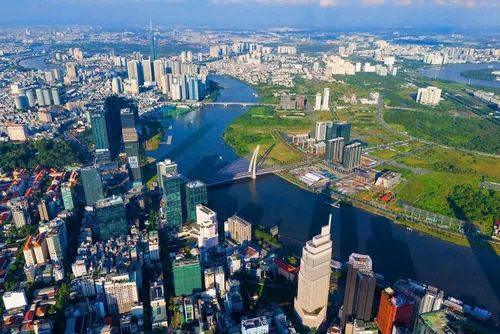 Việt Nam đang bước vào kỷ nguyên phát triển mới với tâm thế mới, với khát vọng mãnh liệt phát triển đất nước phồn vinh, hạnh phúc. Ảnh: Lê Toàn