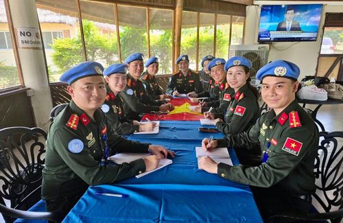 Các tổ công tác của Bộ Công an họp chi bộ tại căn cứ LHQ tại thủ đô Juba, Cộng hoà Nam Sudan.
