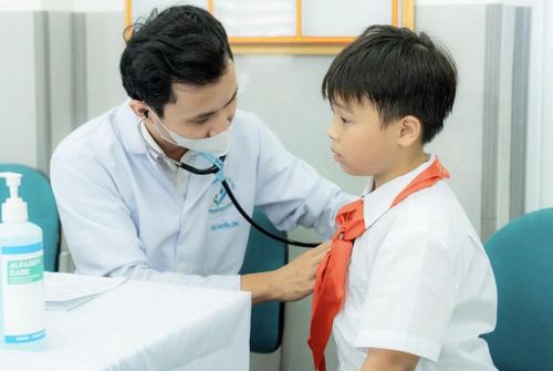 Trẻ em mầm non và học sinh phổ thông sẽ được kiểm tra sức khỏe một lần vào đầu năm học. Ảnh minh họa